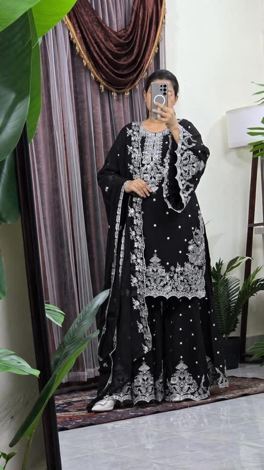 নিউ ভাইরাল প্রিয়িয়াম গর্জিয়াস থ্রি পিছ